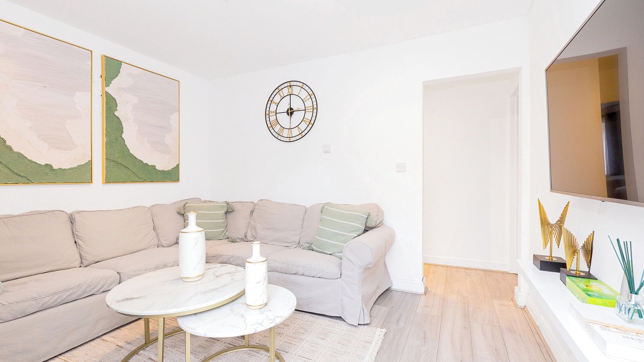 Photo of Livingroom in Hanger Hill