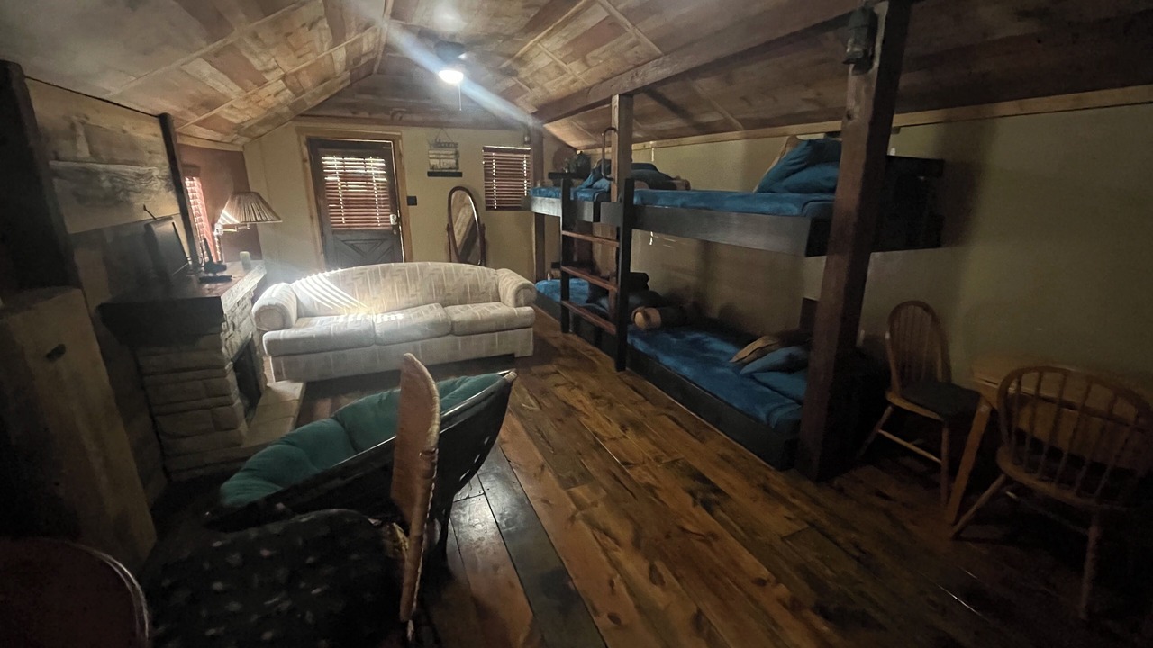 Photo of Livingroom in Kingston