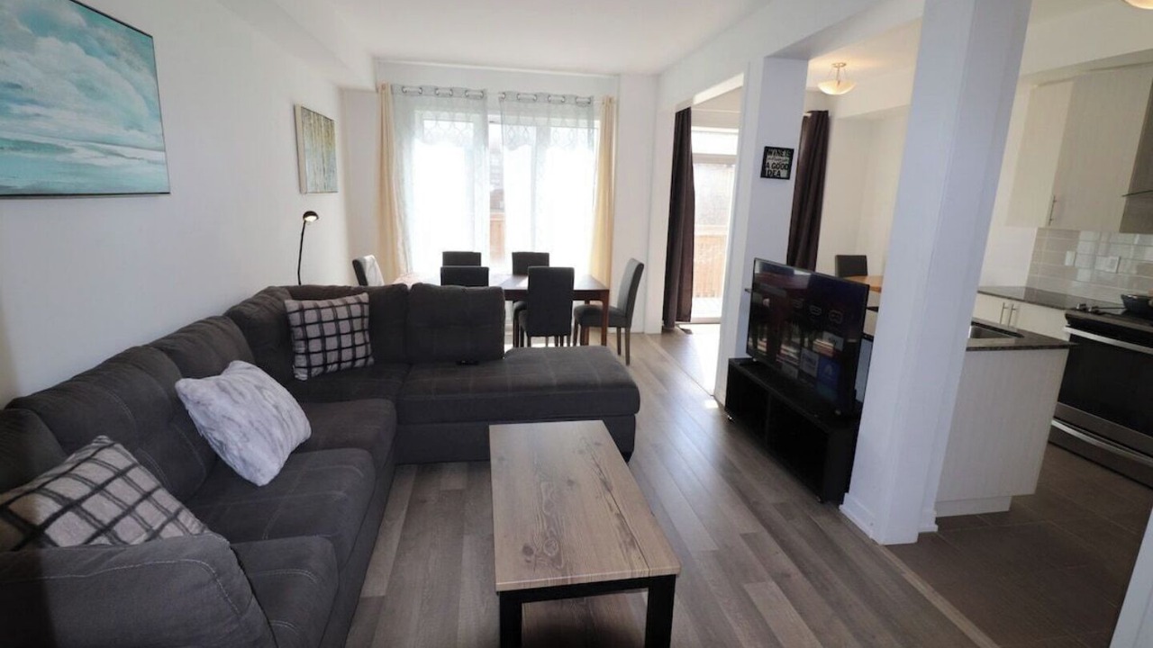Photo of Livingroom in Newmarket