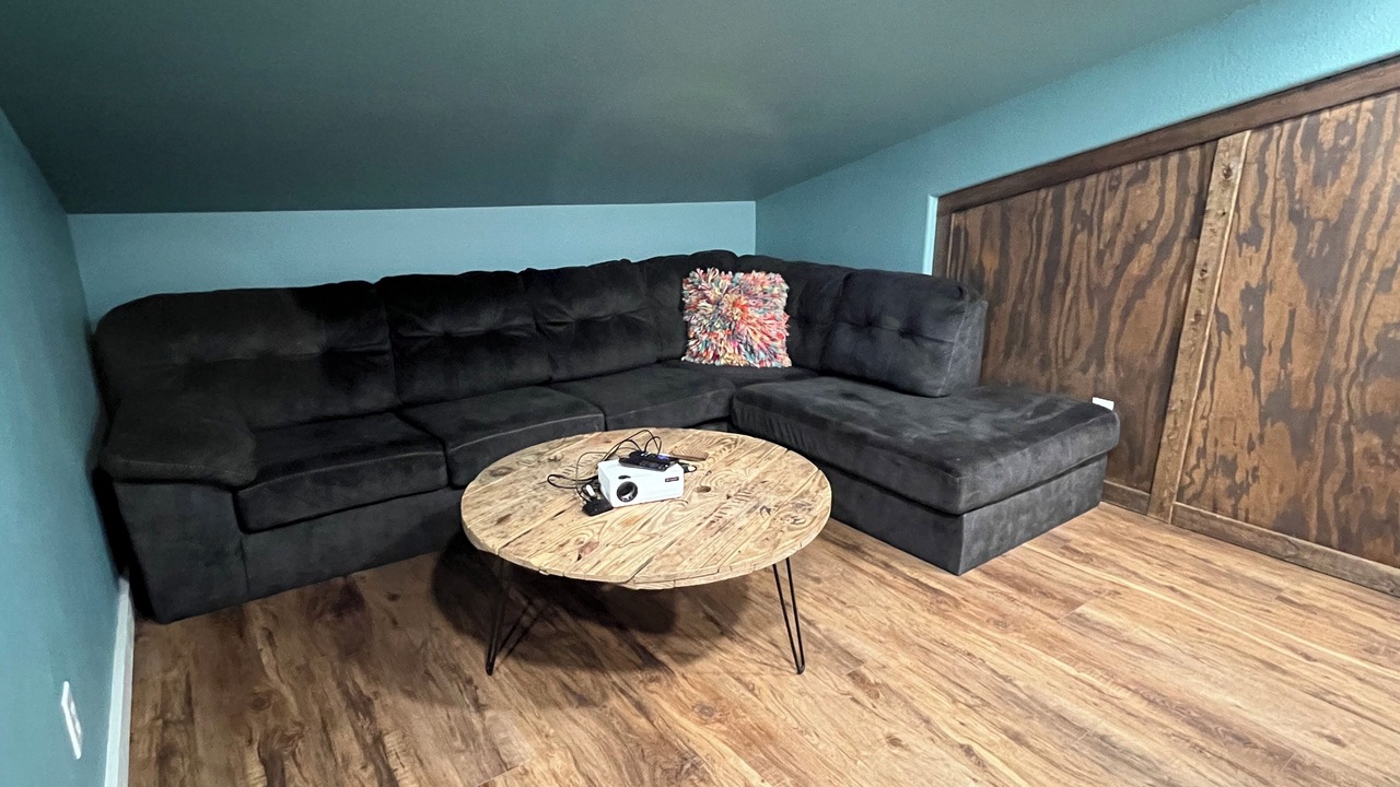 Photo of Livingroom in Bates