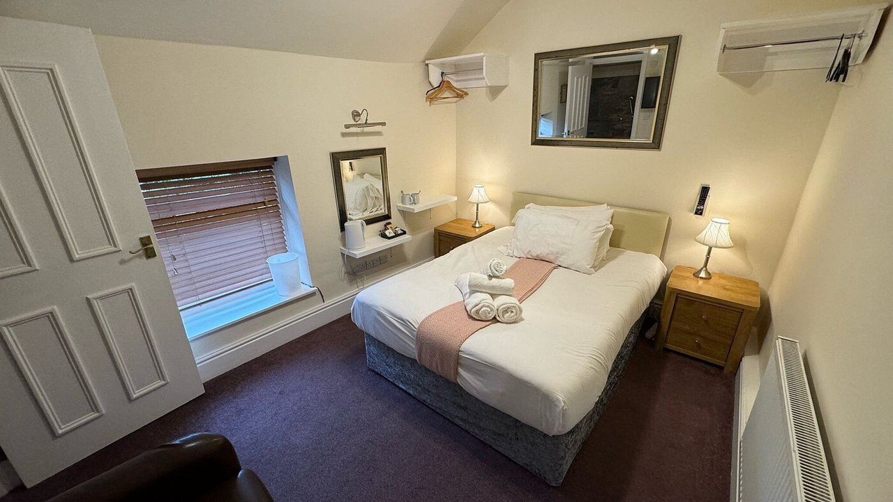 Photo of Bedroom in Hayfield