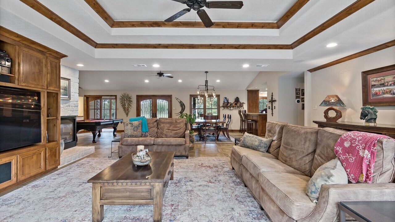 Photo of Livingroom in Hearne