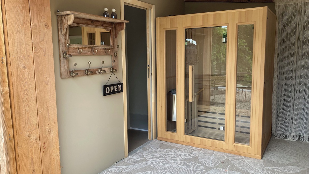 Photo of Others in Denee