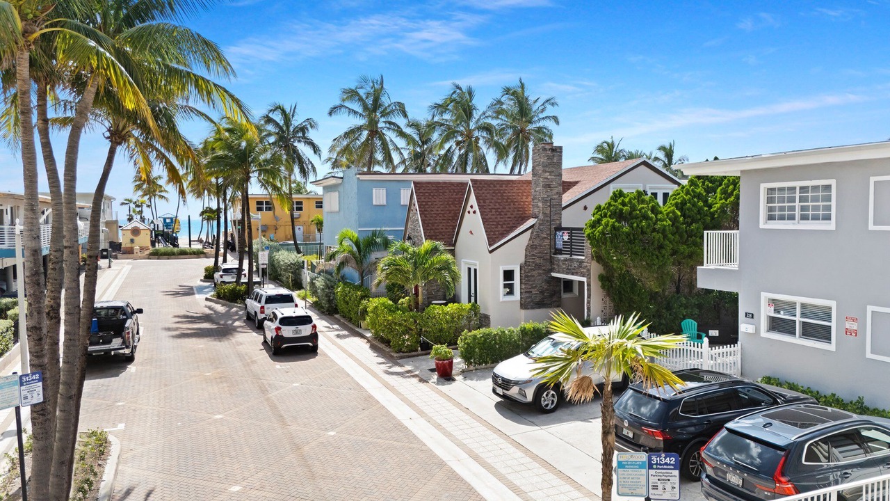 Photo of Outdoor in Hollywood