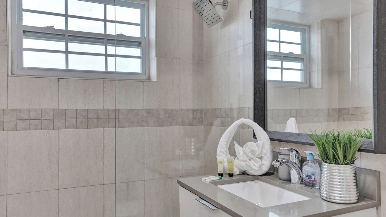 Photo of Others in Hollywood