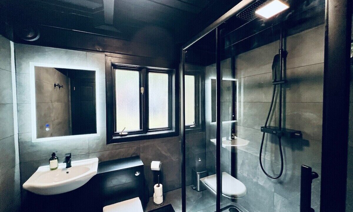 Photo of Bathroom in Foyers