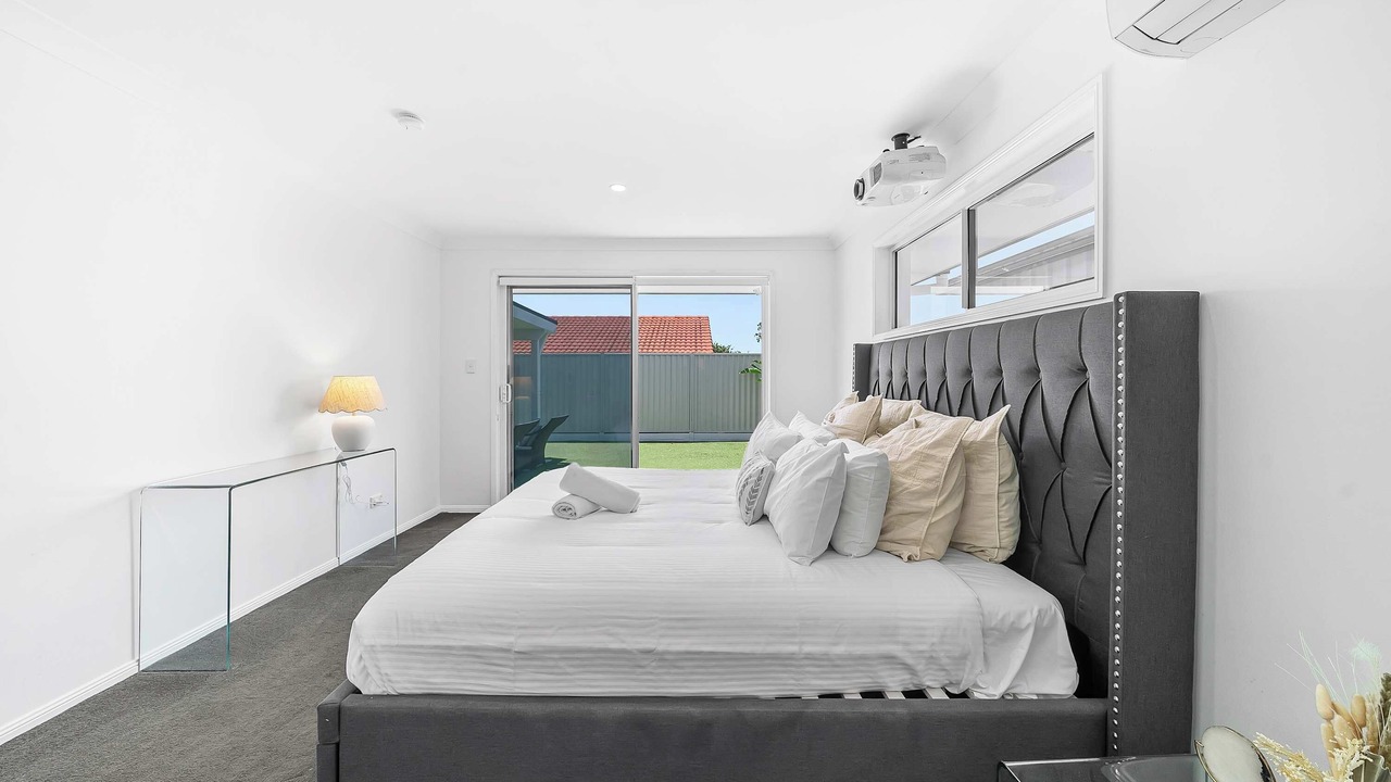 Photo of Others in Helensvale