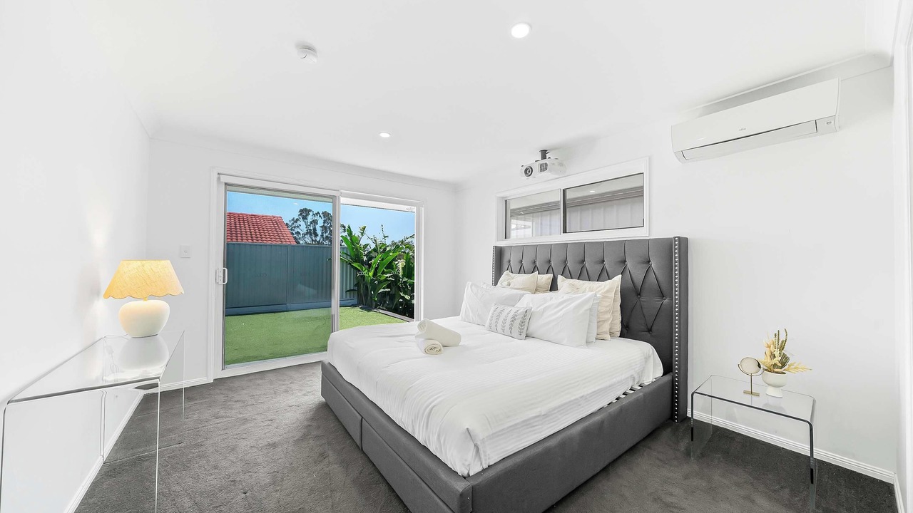 Photo of Others in Helensvale