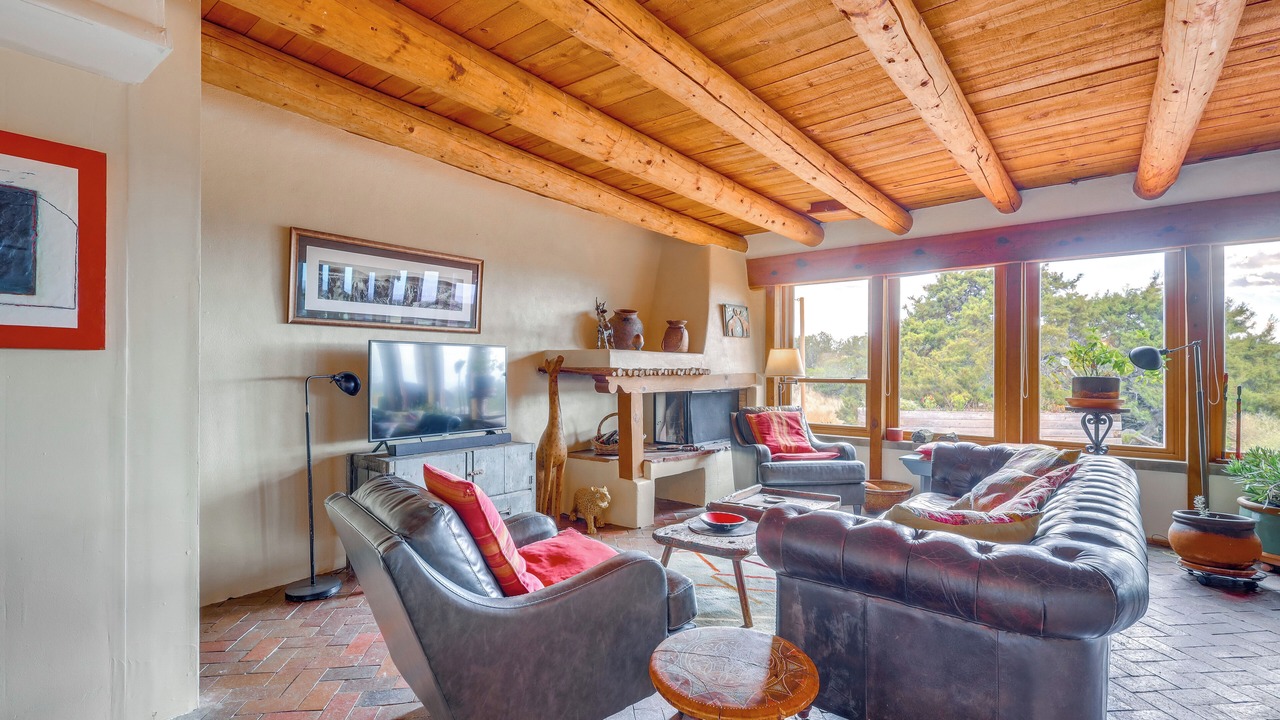 Photo of Livingroom in Eldorado at Santa Fe