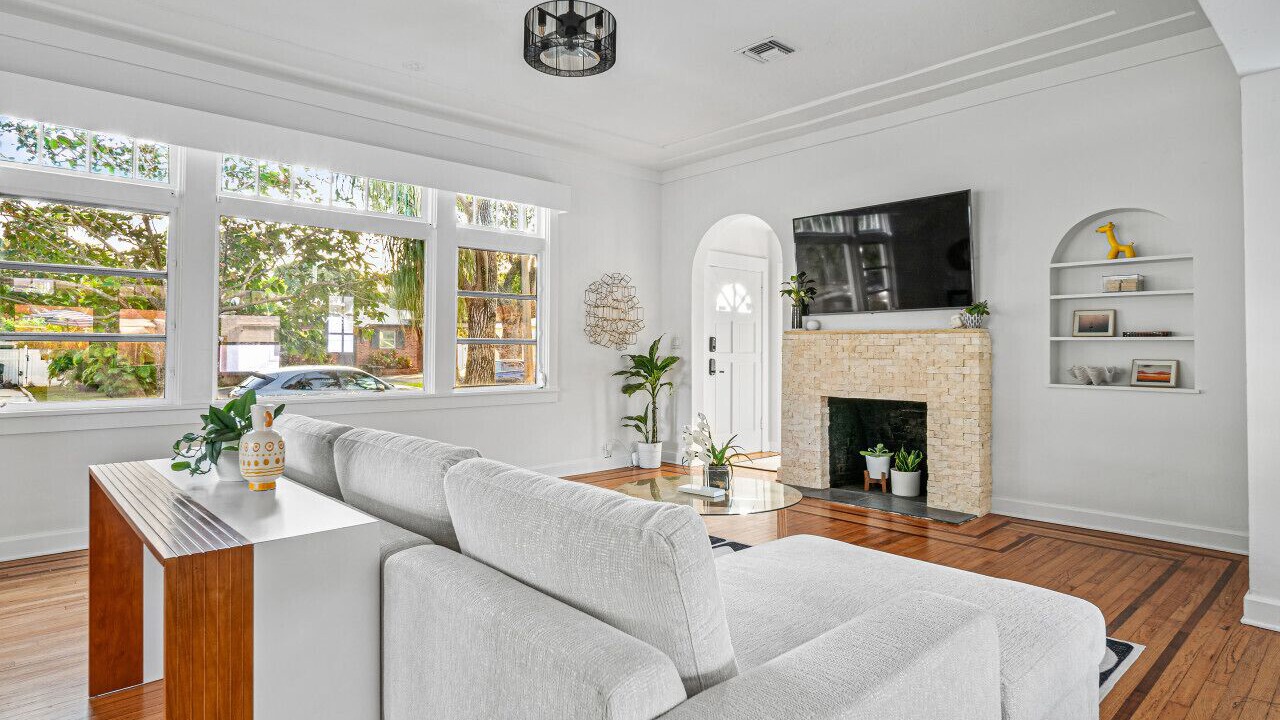 Photo of Livingroom in Pinewood Park