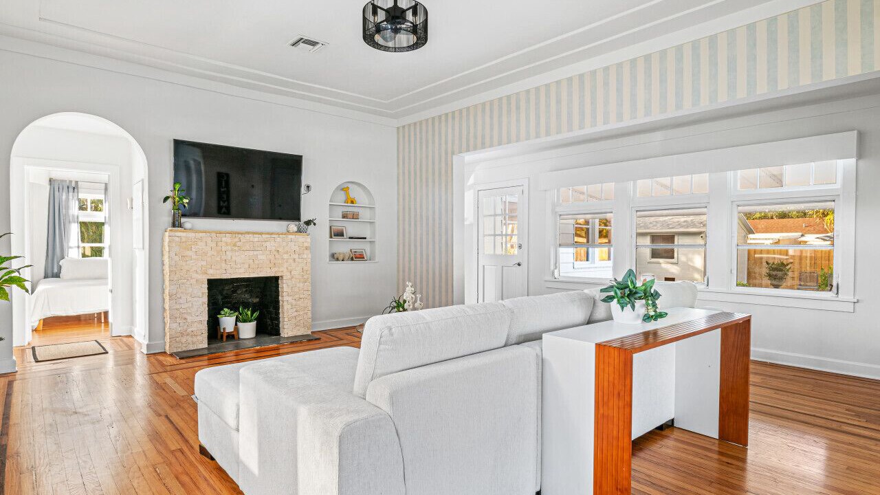 Photo of Livingroom in Pinewood Park