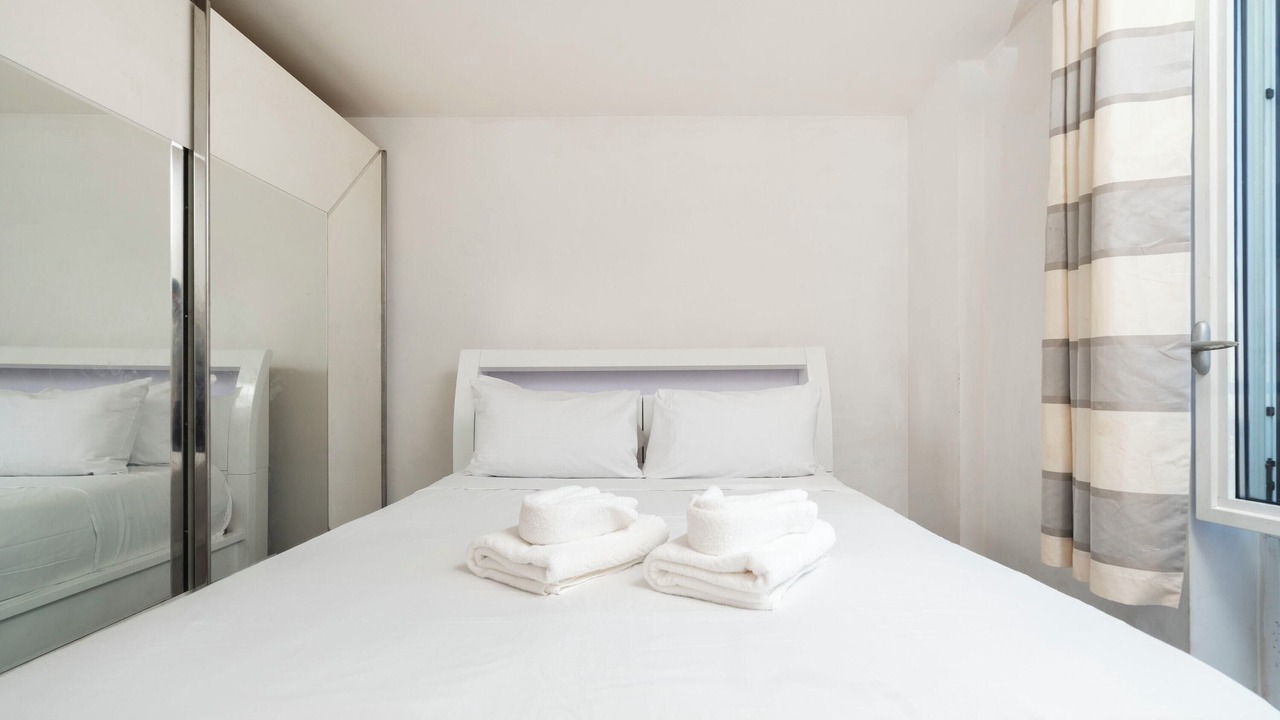 Photo of Others in Broad Green