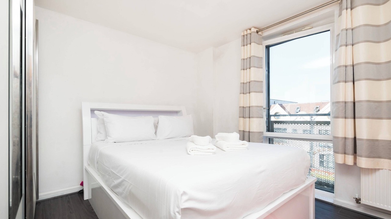 Photo of Others in Broad Green