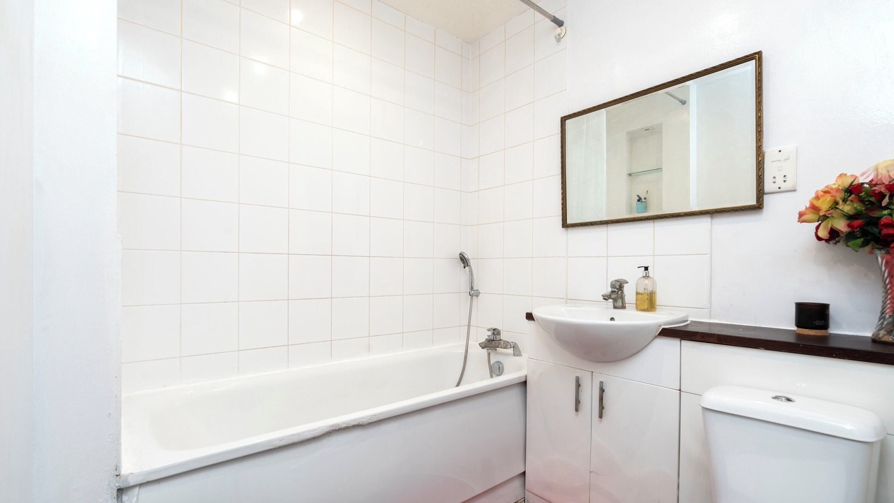 Photo of Others in Broad Green