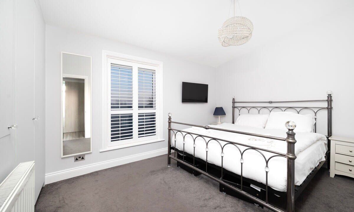 Photo of Others in Ickenham