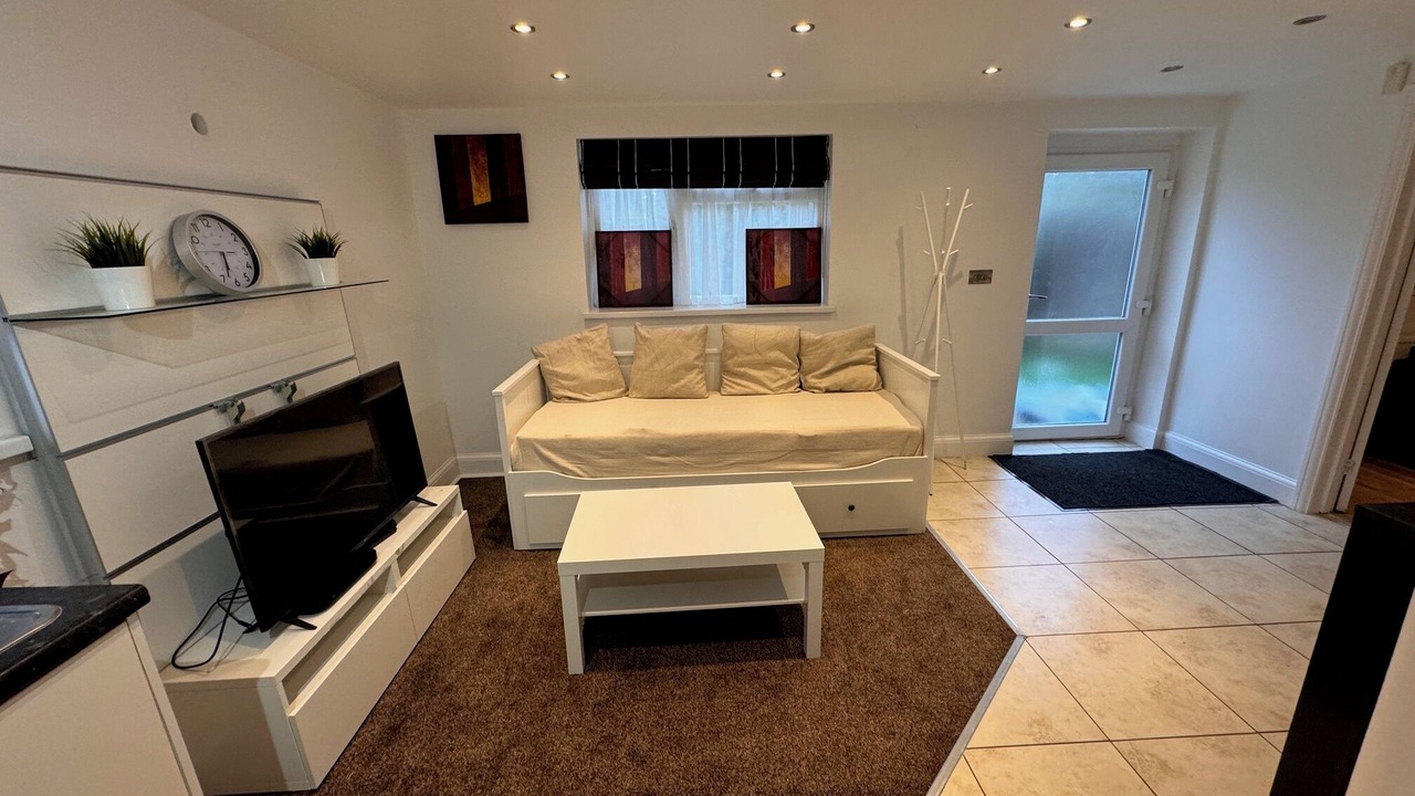 Photo of Livingroom in Hounslow Heath