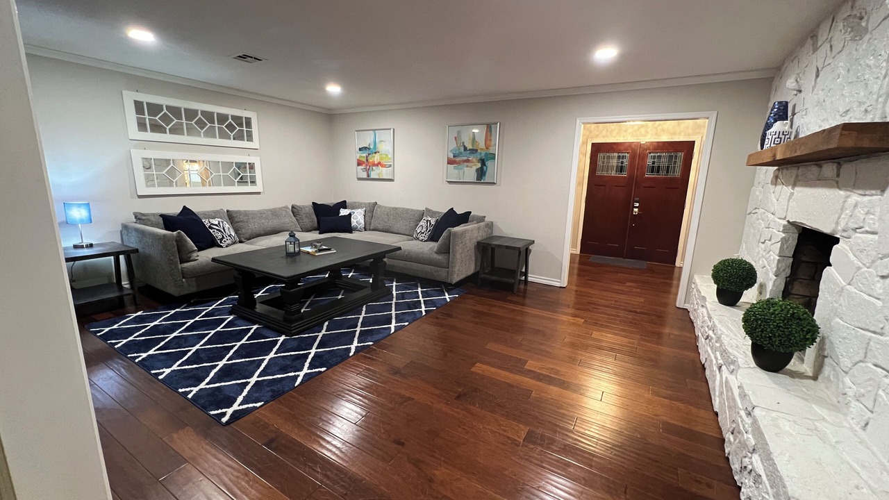 Photo of Livingroom in Jenks