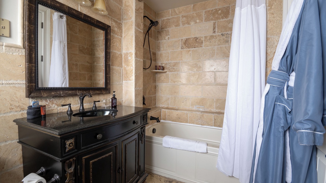 Photo of Bathroom in Versailles