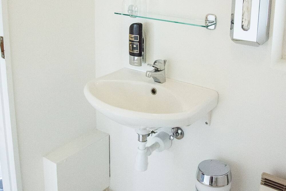 Photo of Bathroom in Ballum