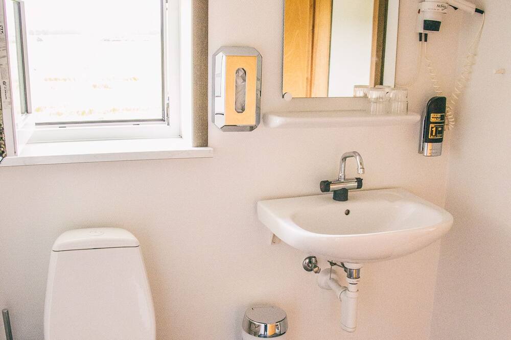 Photo of Bathroom in Ballum