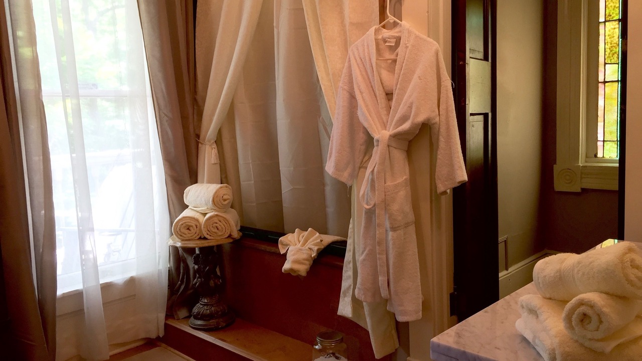 Photo of Bathroom in Eureka Springs Historic District