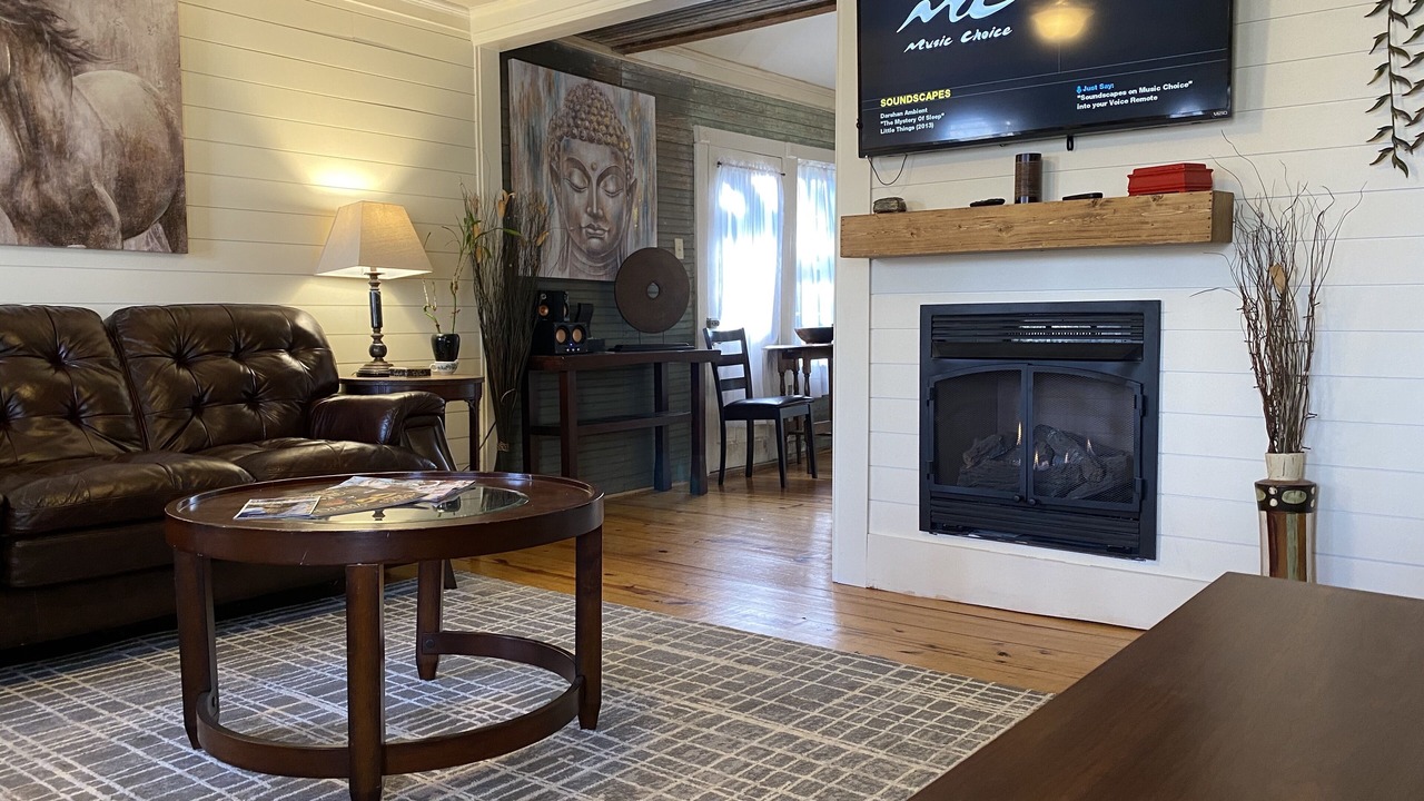 Photo of Livingroom in Eureka Springs Historic District