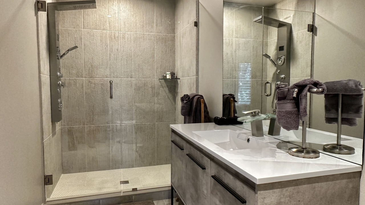 Photo of Bathroom in Eureka Springs Historic District
