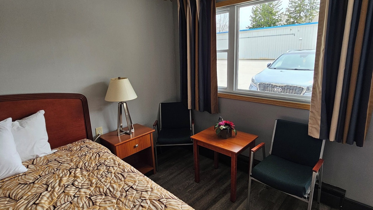 Photo of Bedroom in Mount Forest