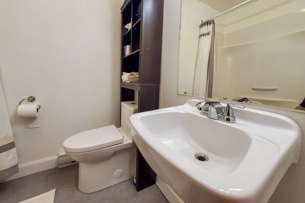 Photo of Bathroom in Ste Anne de Beaupre