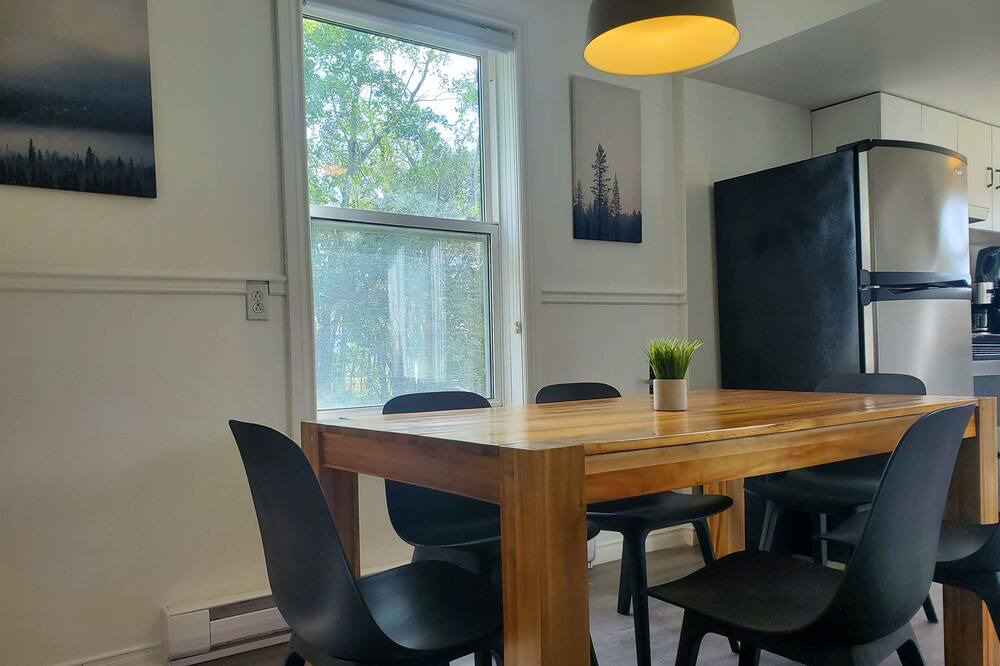 Photo of Livingroom in Ste Anne de Beaupre