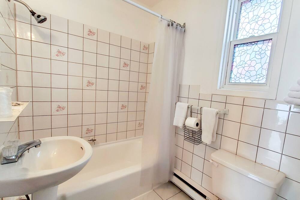 Photo of Bathroom in Ste Anne de Beaupre
