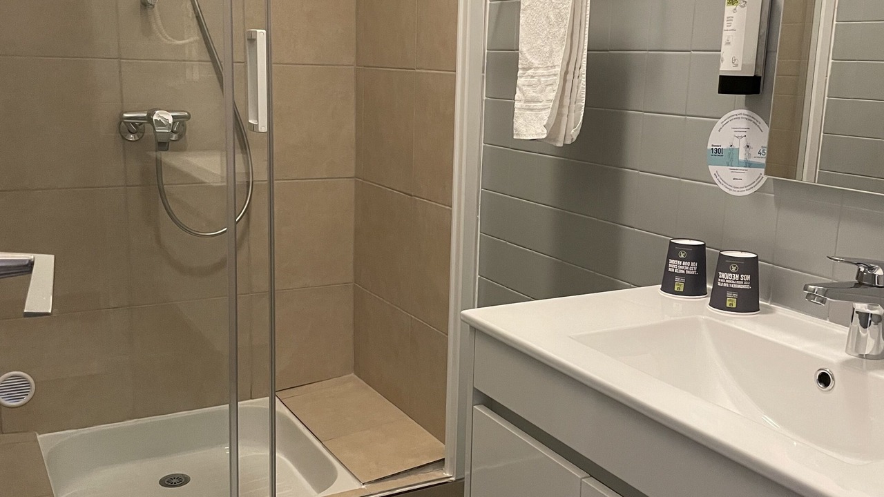 Photo of Bathroom in Roquemaure