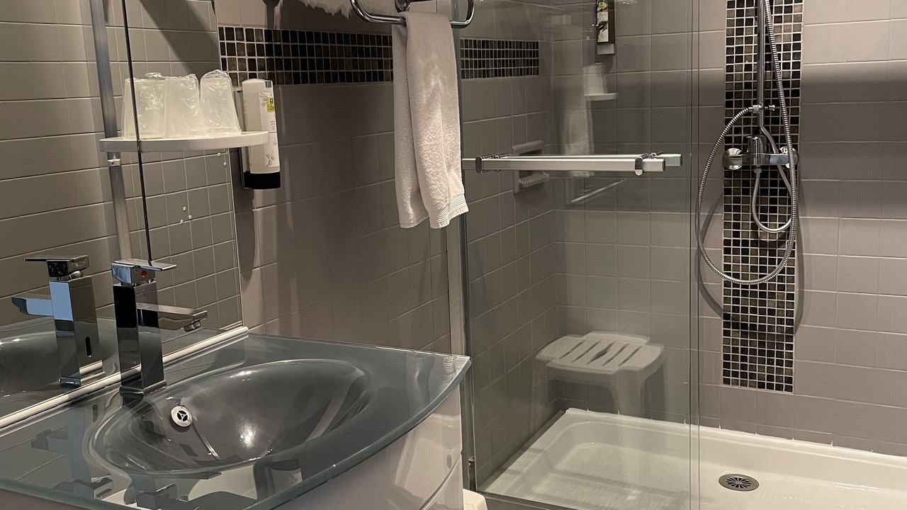 Photo of Bathroom in Roquemaure