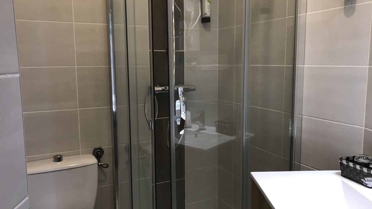 Photo of Bathroom in Coucy-le-Chateau-Auffrique