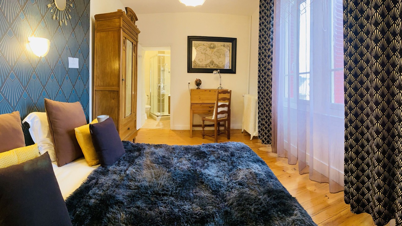 Photo of Bedroom in Coucy-le-Chateau-Auffrique