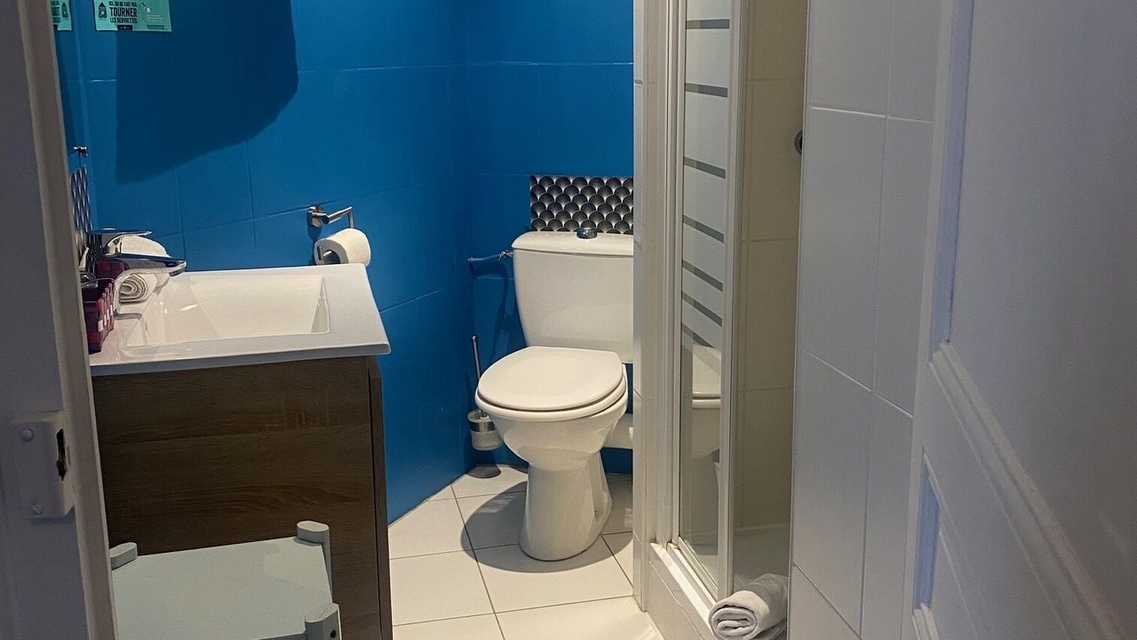 Photo of Bathroom in Coucy-le-Chateau-Auffrique