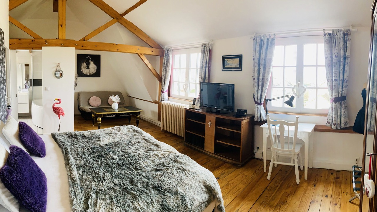 Photo of Bedroom in Coucy-le-Chateau-Auffrique