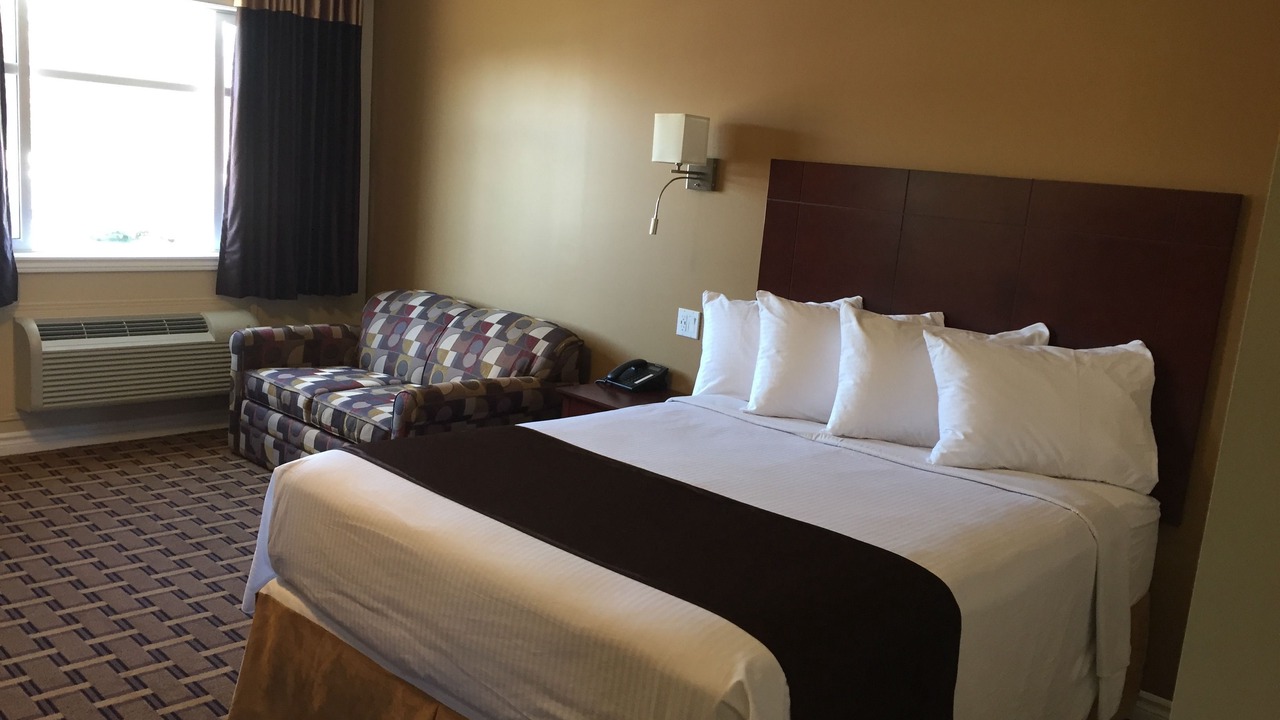 Photo of Bedroom in Napanee