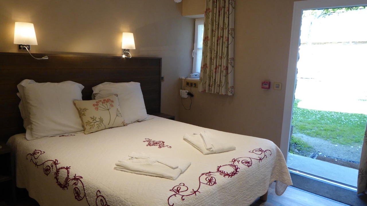 Photo of Bedroom in Minihy-Treguier