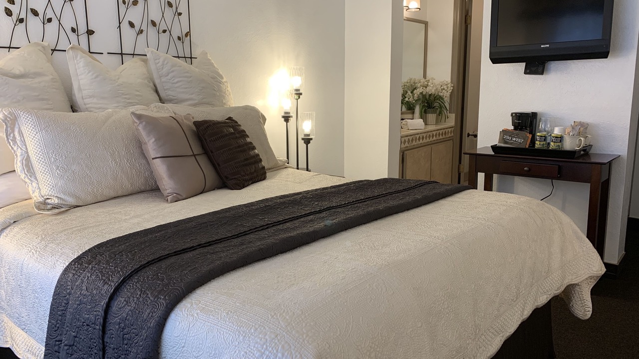 Photo of Bedroom in Crestline