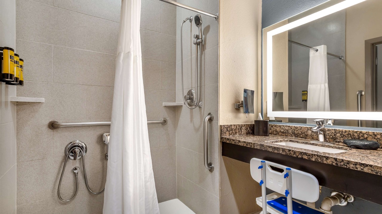 Photo of Bathroom in Lake Jackson