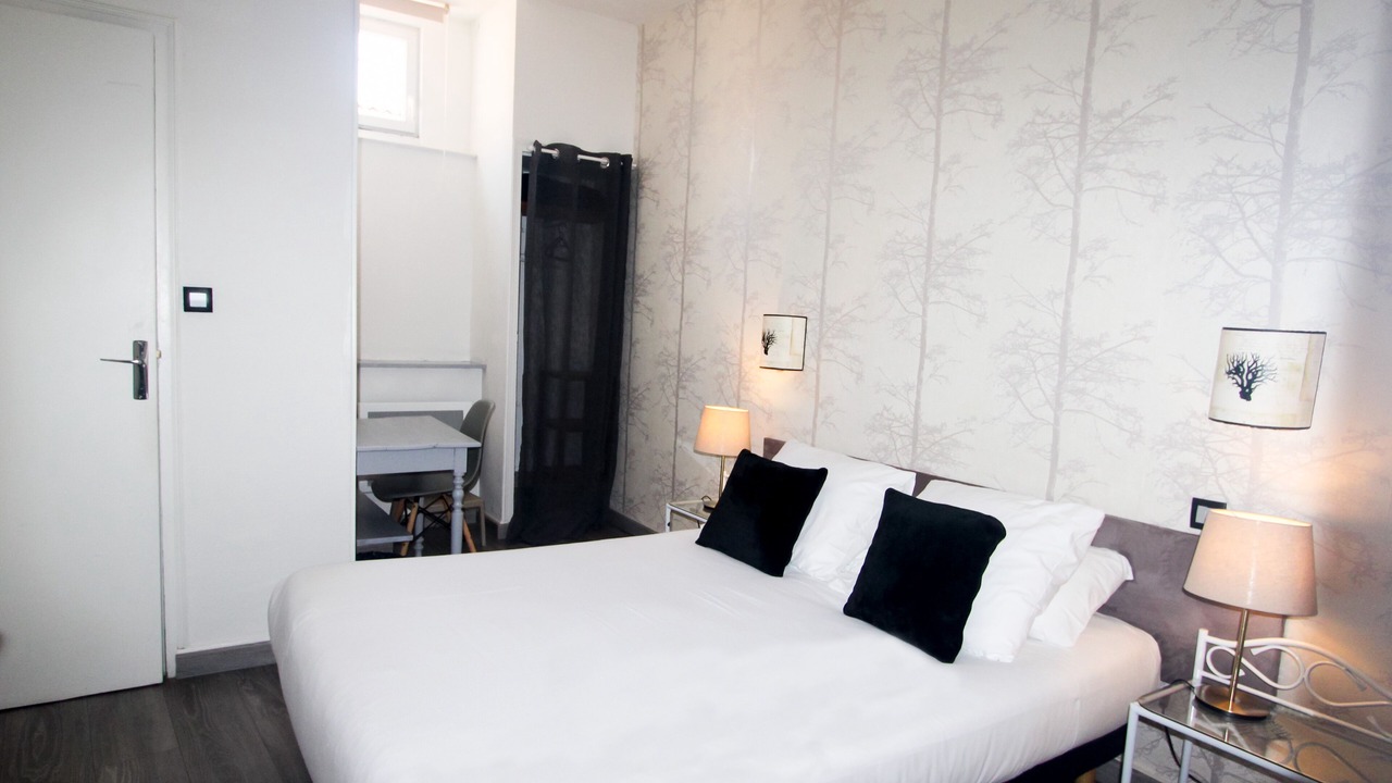 Photo of Bedroom in Saint-Etienne