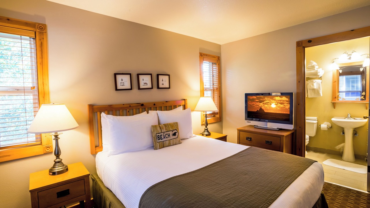 Photo of Others in Downtown Cannon Beach