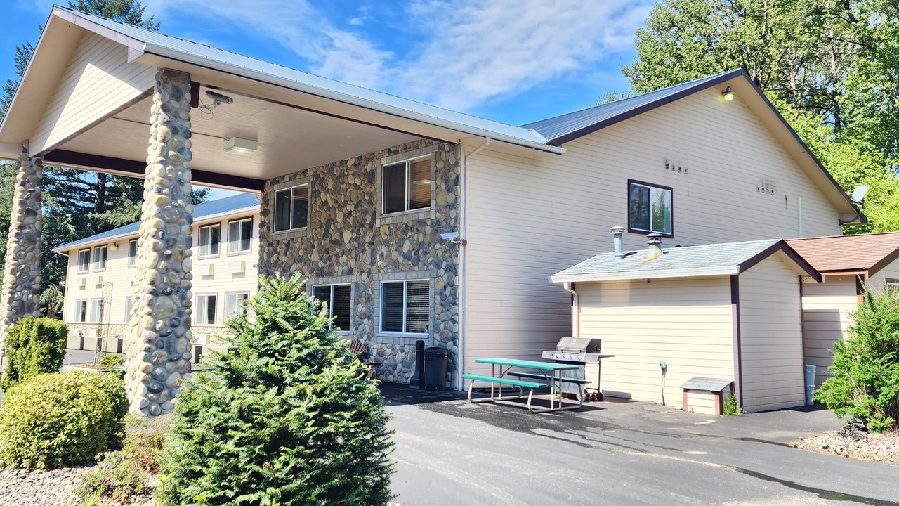 Photo of Outdoor in Packwood