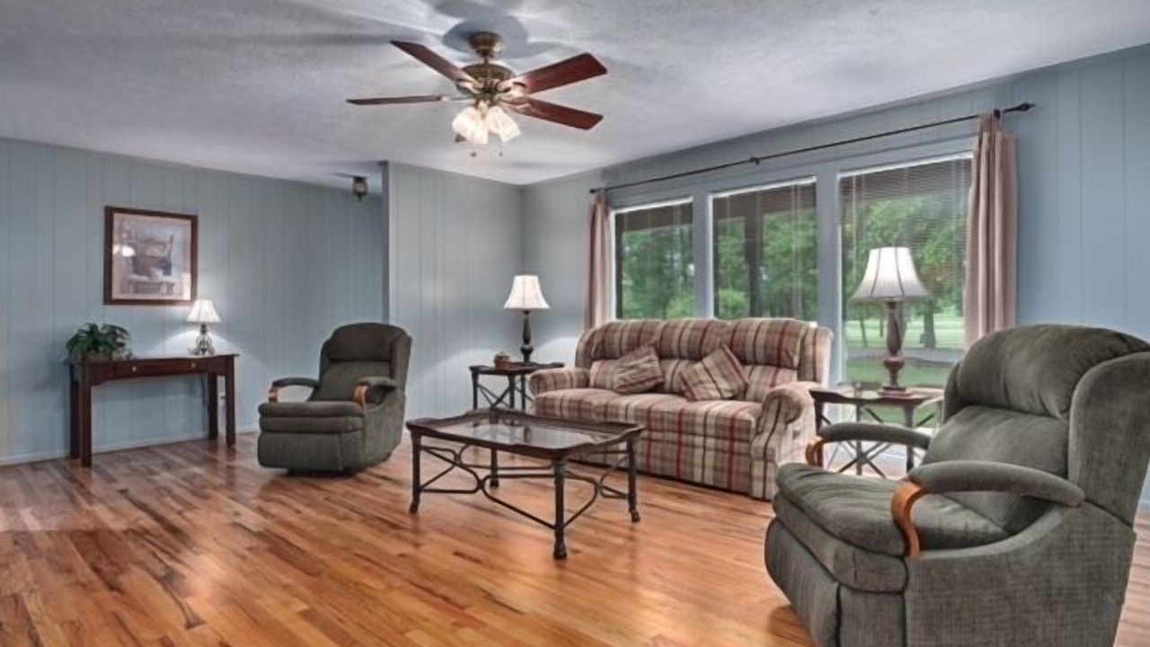 Photo of Livingroom in Etowah