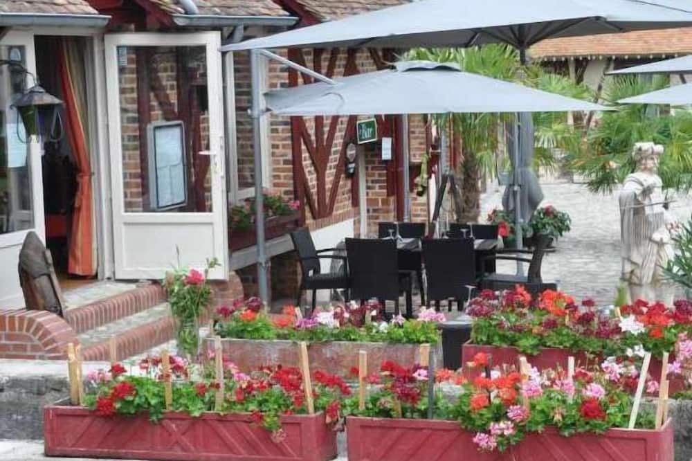 Photo of Outdoor in Nouan-le-Fuzelier
