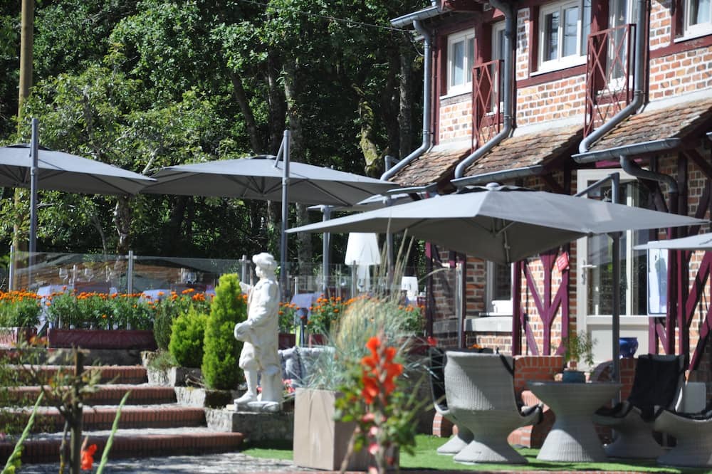 Photo of Patio Balcony in Nouan-le-Fuzelier
