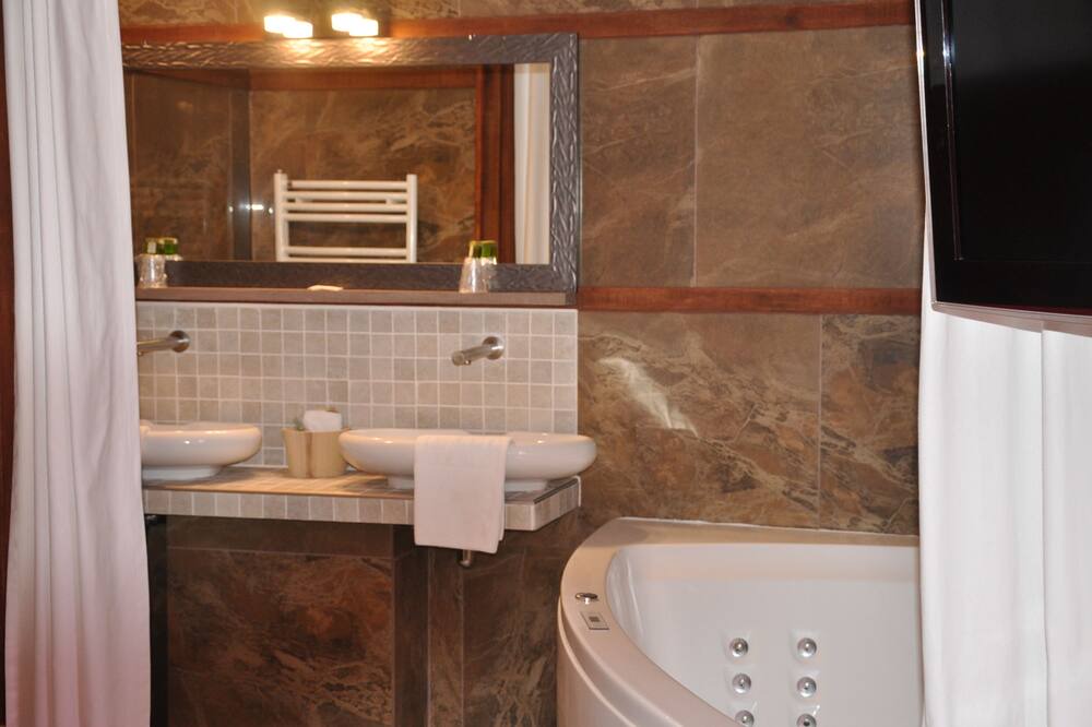 Photo of Bathroom in Nouan-le-Fuzelier