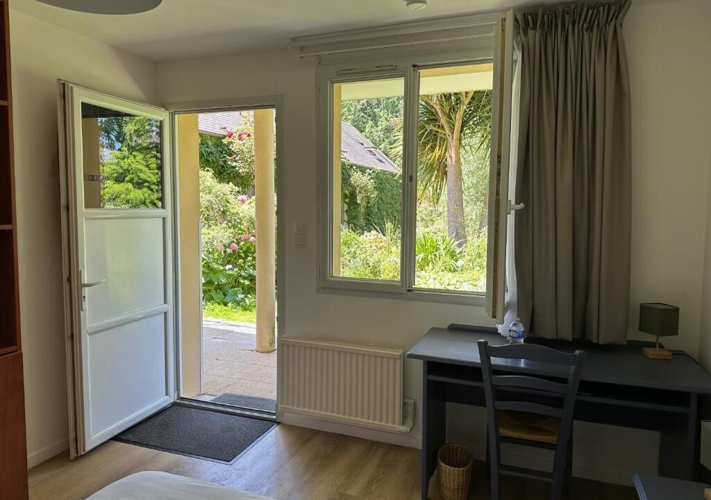 Photo of Bedroom in Quettehou