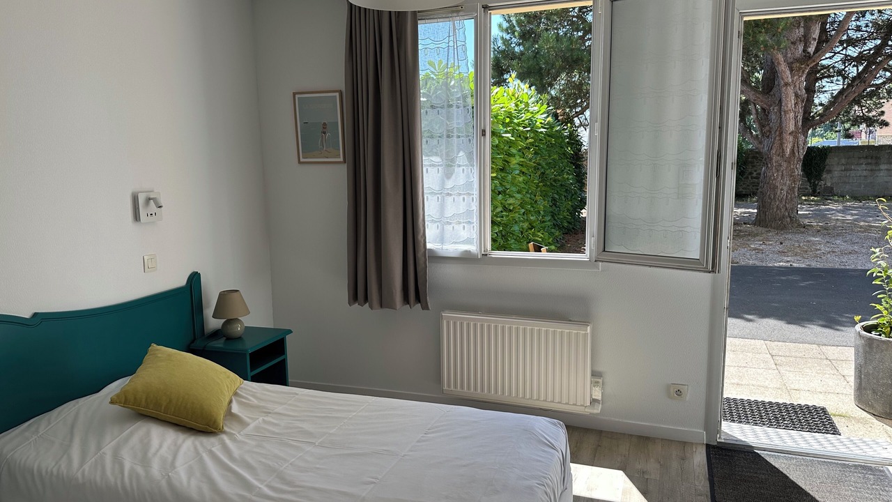 Photo of Bedroom in Quettehou